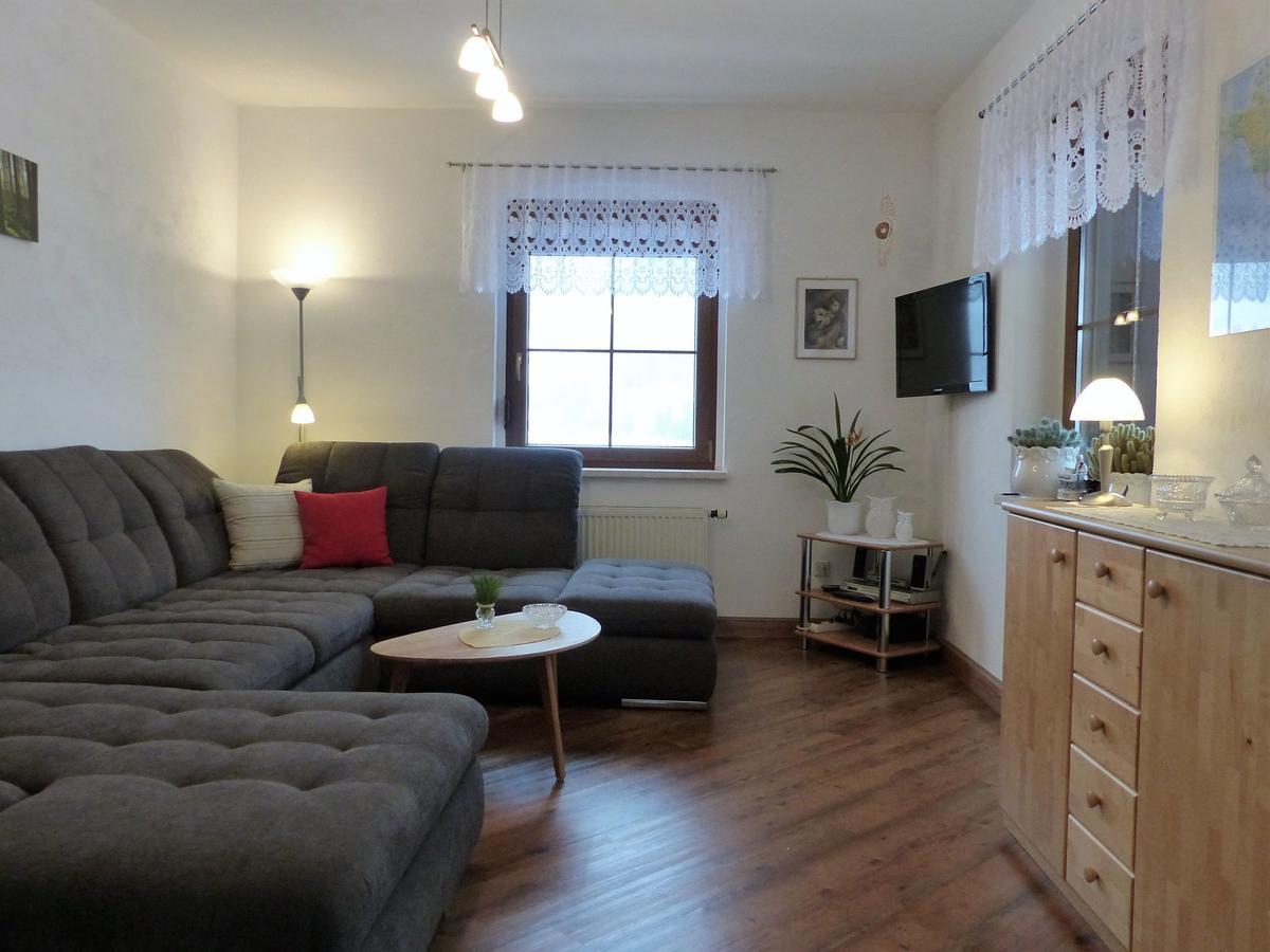 Cozy Apartment In Ore Mountains With Balcony Breitenbrunn  Exteriör bild