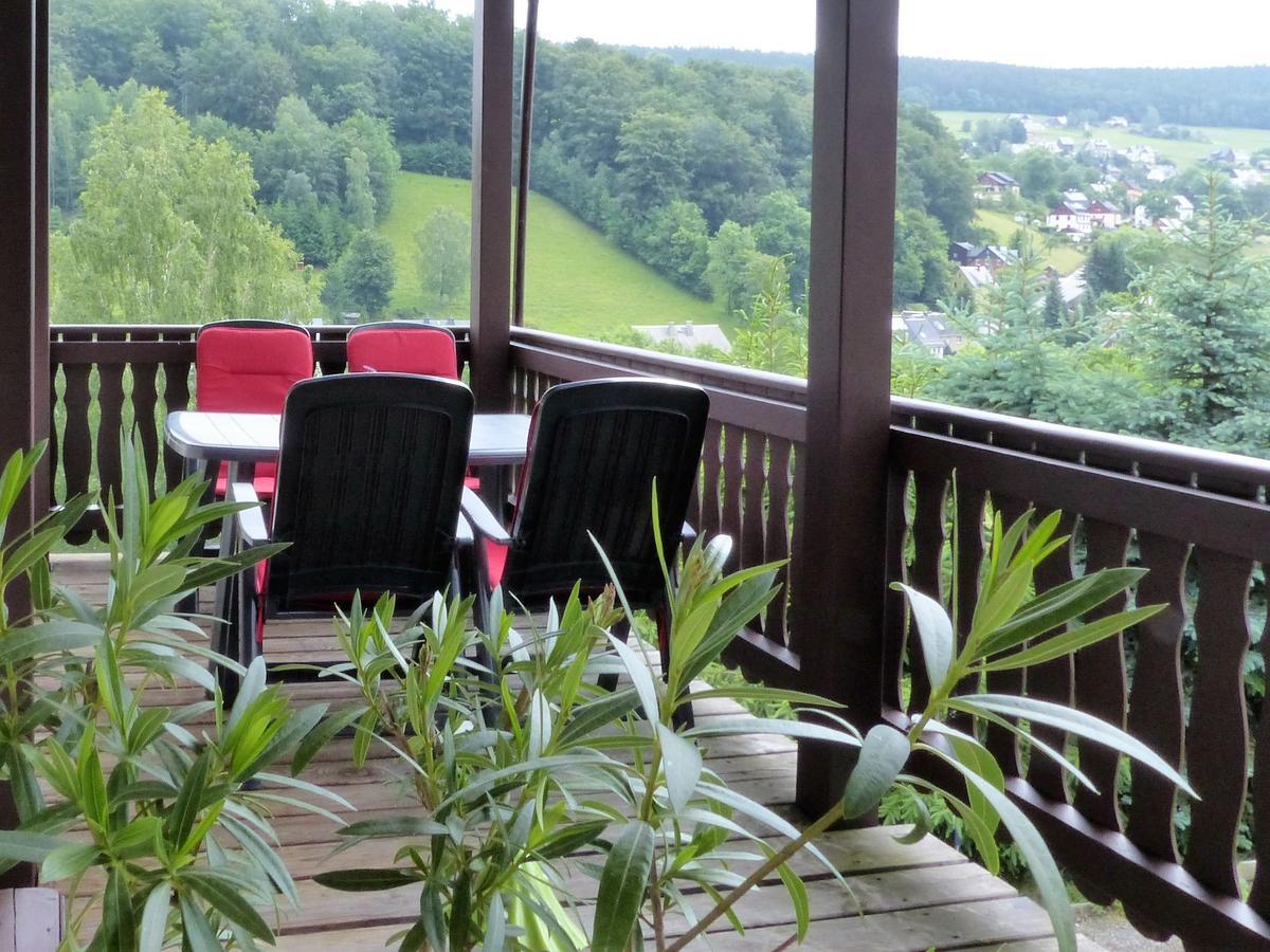 Cozy Apartment In Ore Mountains With Balcony Breitenbrunn  Exteriör bild